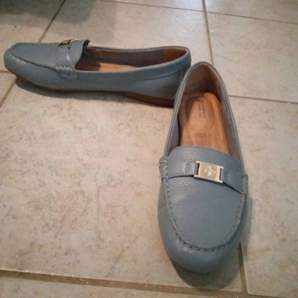 Shoes - Picture 4 of 14